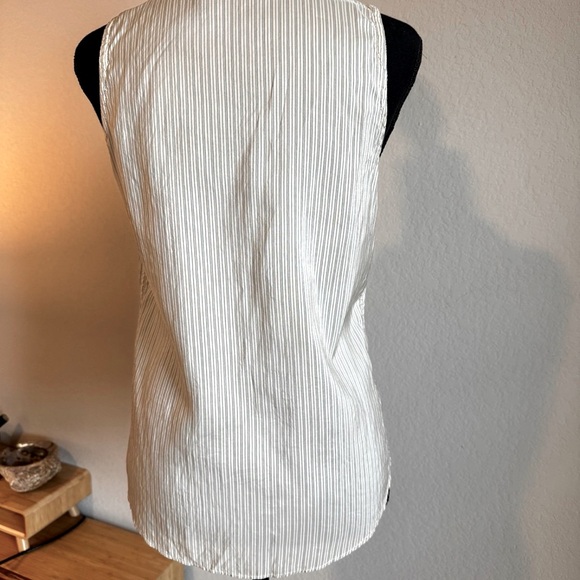 ❣️3 for $25 🛍️ KORS by Michael Kors Sleeveless bouse - Picture 2 of 4